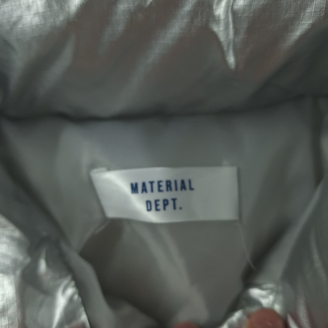 MATERIAL DEPT 실버 유광 메탈릭 히든지퍼 크롭 솜패딩 점퍼 상품이미지7