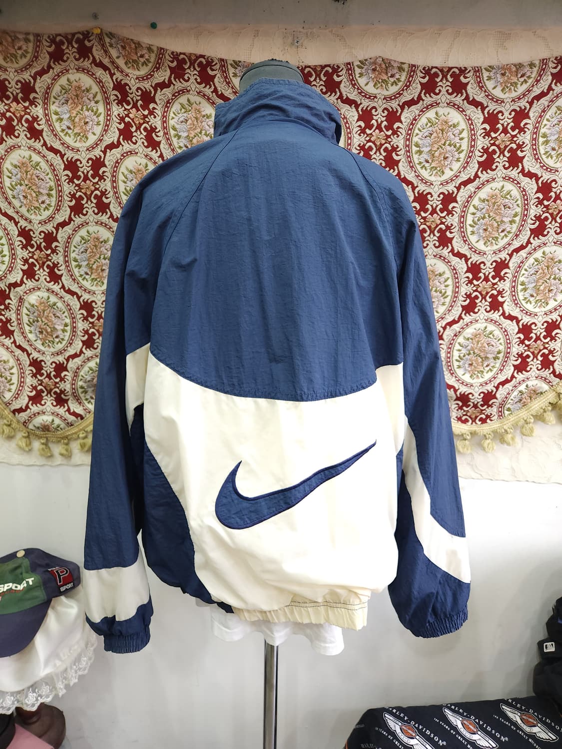 나이키 90s 빅스우시 오버핏 바람막이 자켓

 상품이미지8