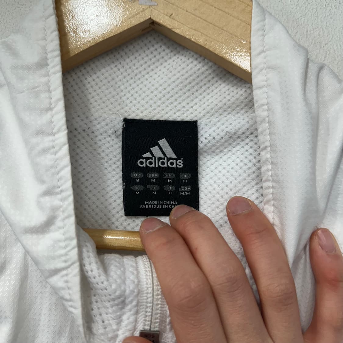 아디다스 사이드라인 로고 바람막이 상품이미지3