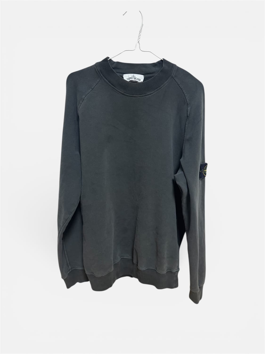 스톤아일랜드 차콜 맨투맨 상품이미지1