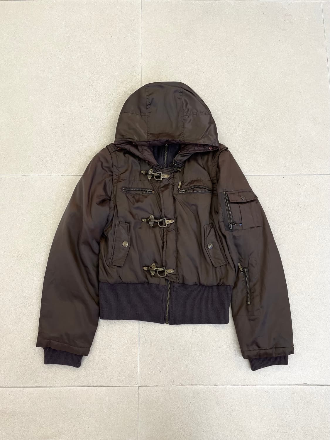 브라운 버클 디테일 패딩 상품이미지1