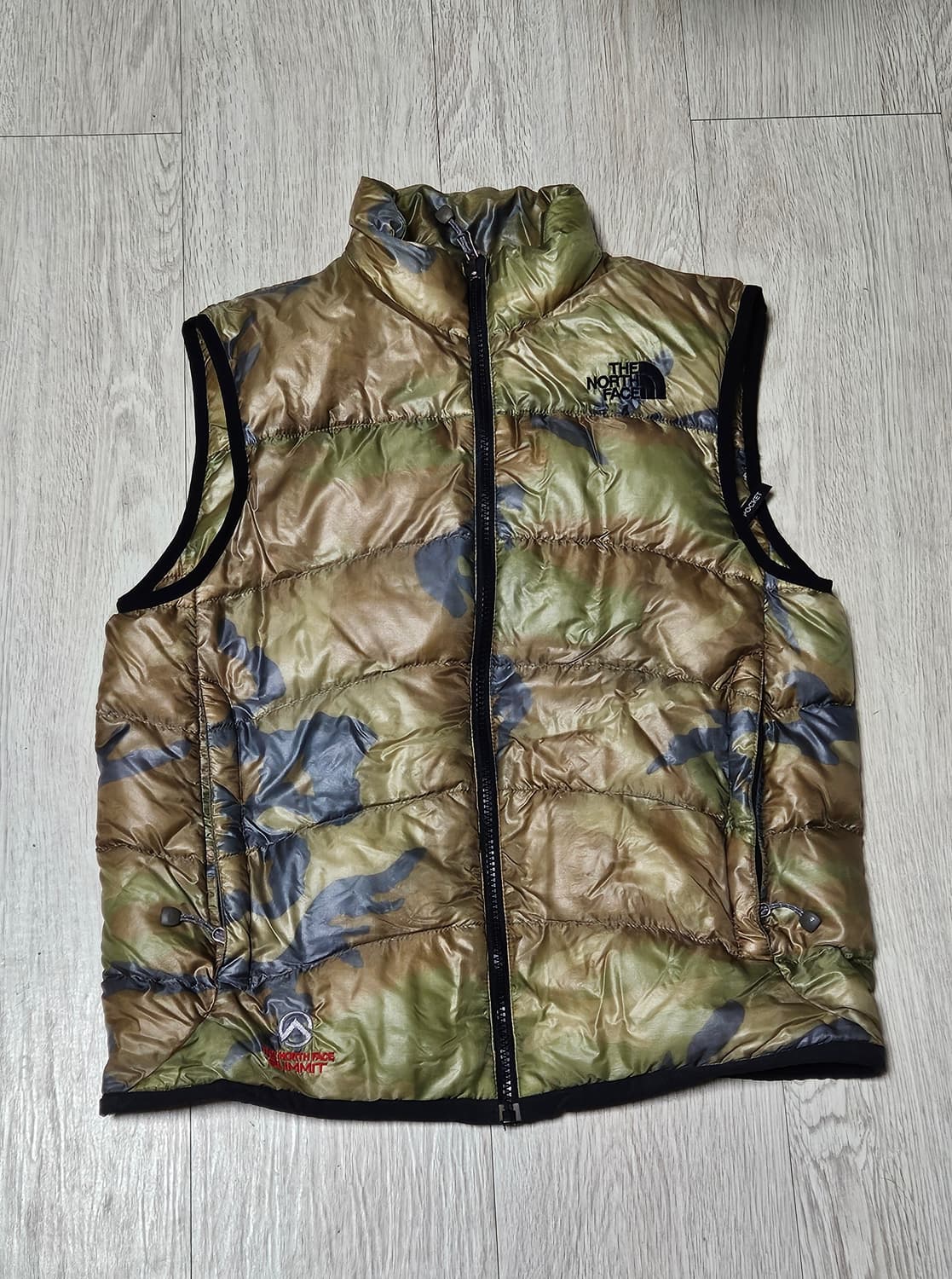 노스페이스 써밋 카모플라쥬 패딩 조끼 상품이미지1