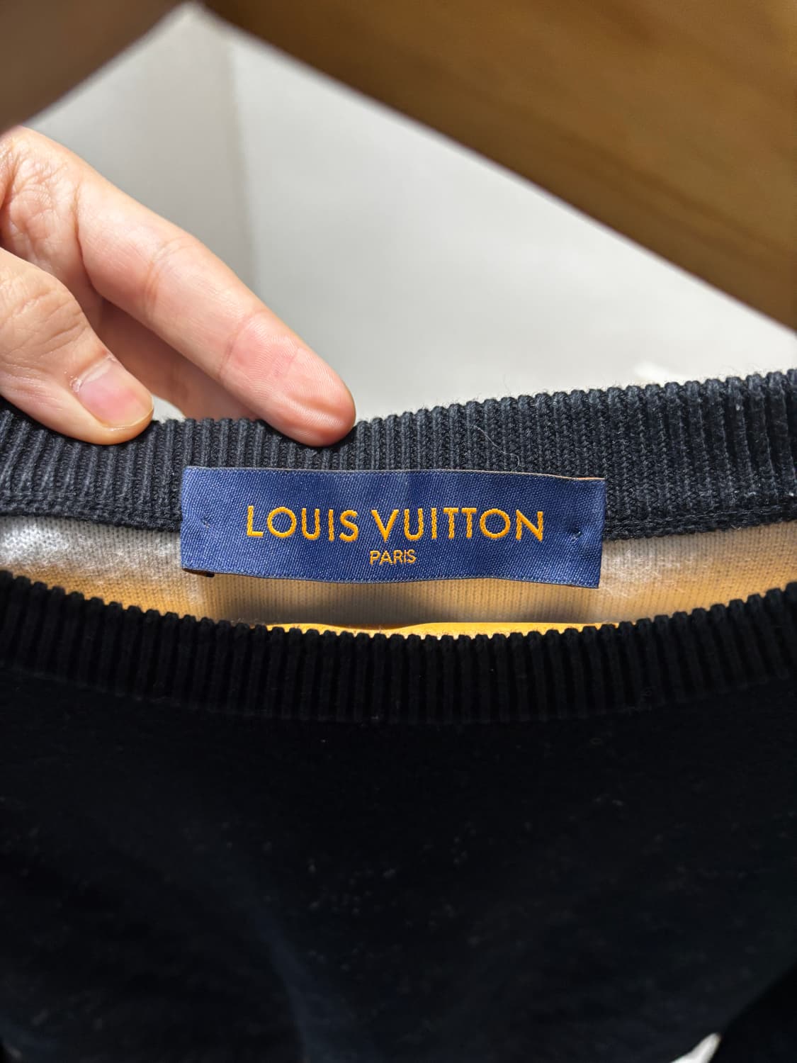 루이비통 그라디언트 모노그램 니트 S 상품이미지3