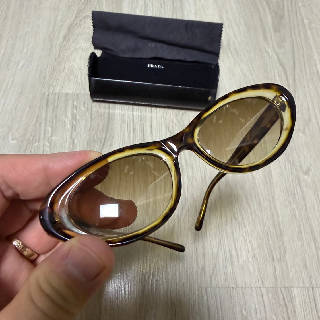 프라다 빈티지 캣아이선글라스 SPR04B 상품이미지3