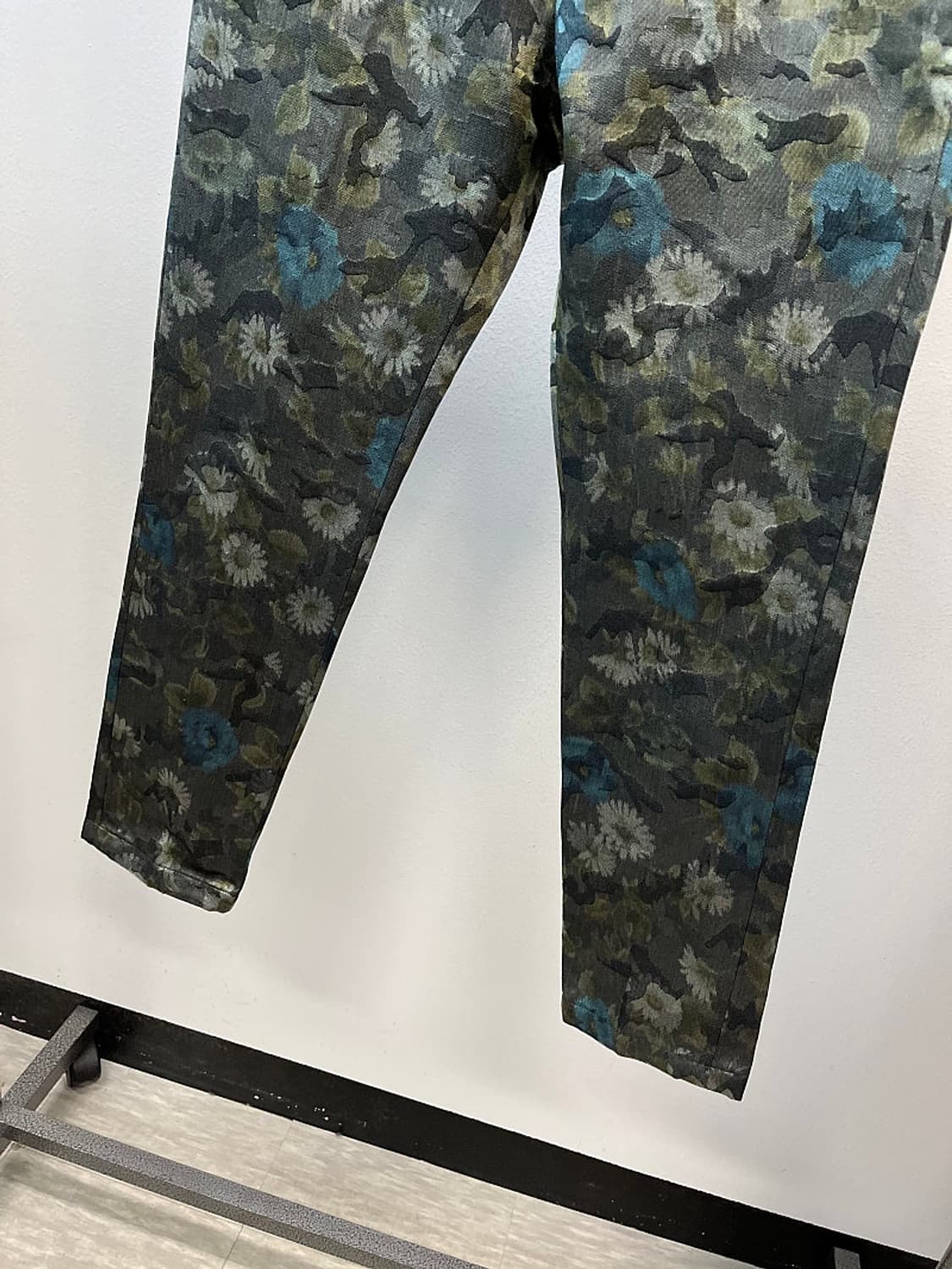 30) 발렌티노 카모 팬츠  상품이미지3