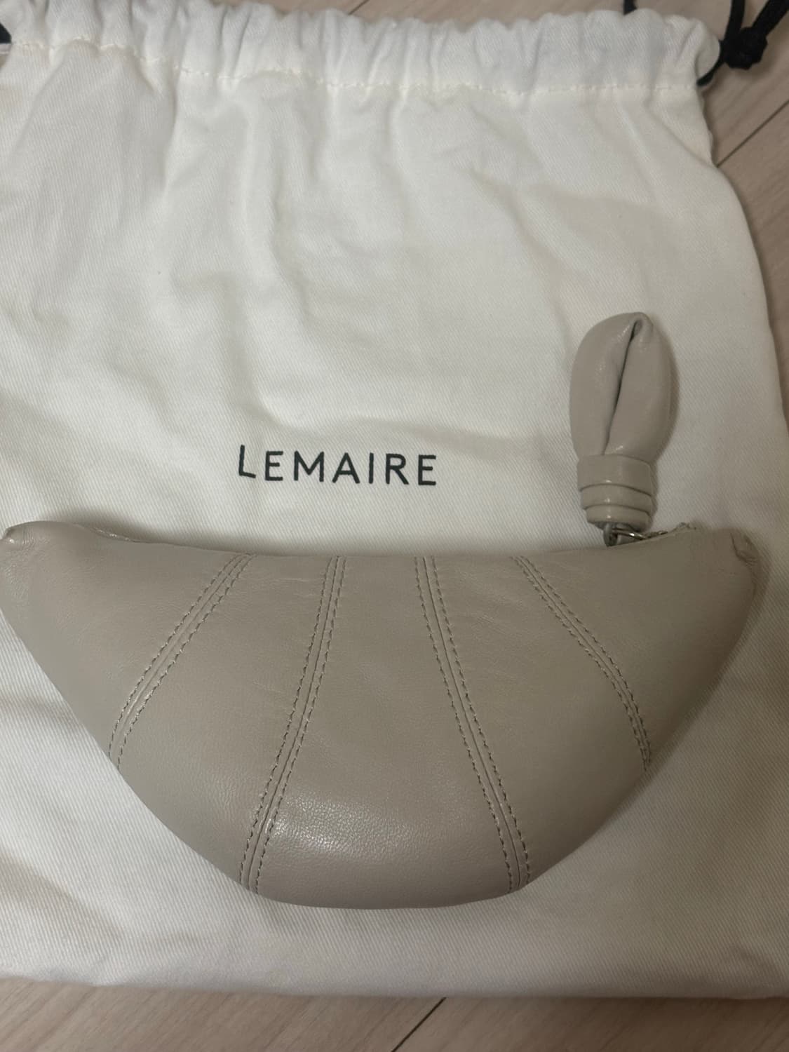 르메르 코인펄스 라이트 펠리칸 판매합니다 상품이미지9