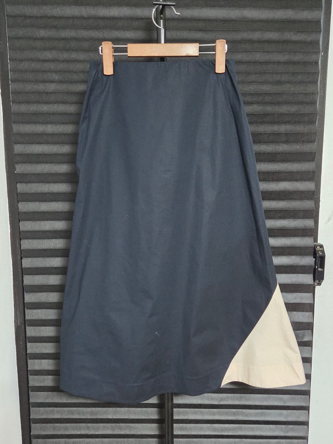 [코스] 언밸런스 컬러블록 코튼 A라인 미디 스커트 | 00106 상품이미지6