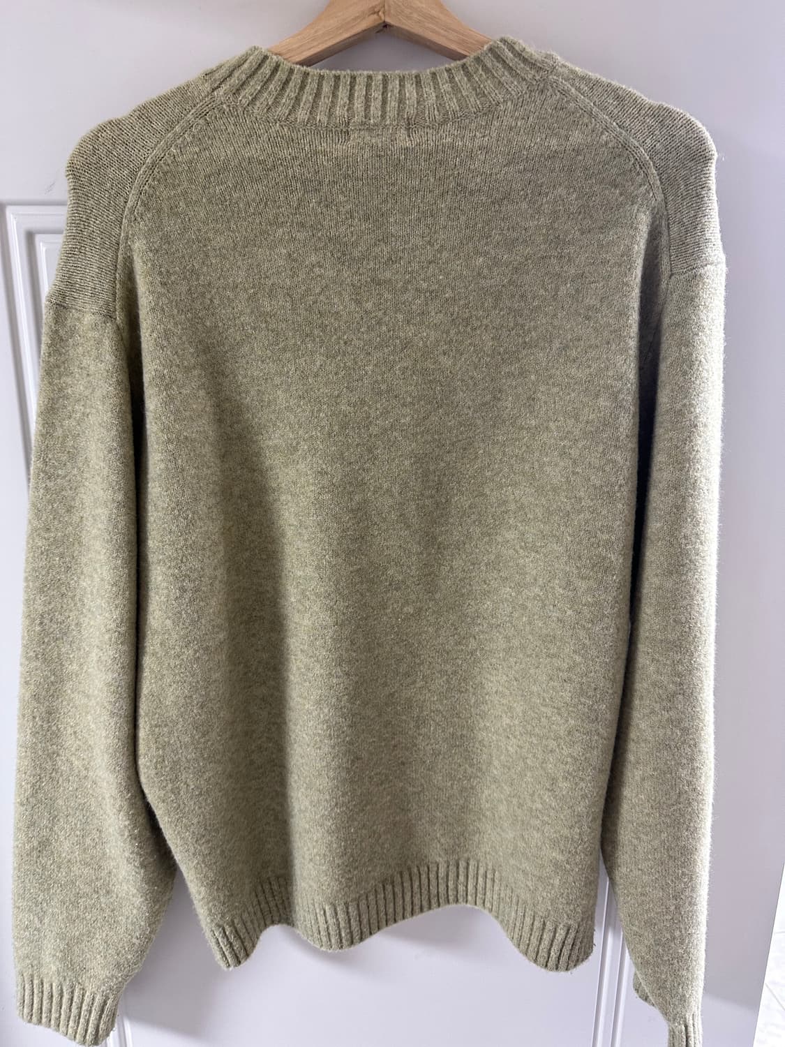 [L] 유니클로 수플레얀 크루넥 스웨터 라이트 그린 상품이미지3