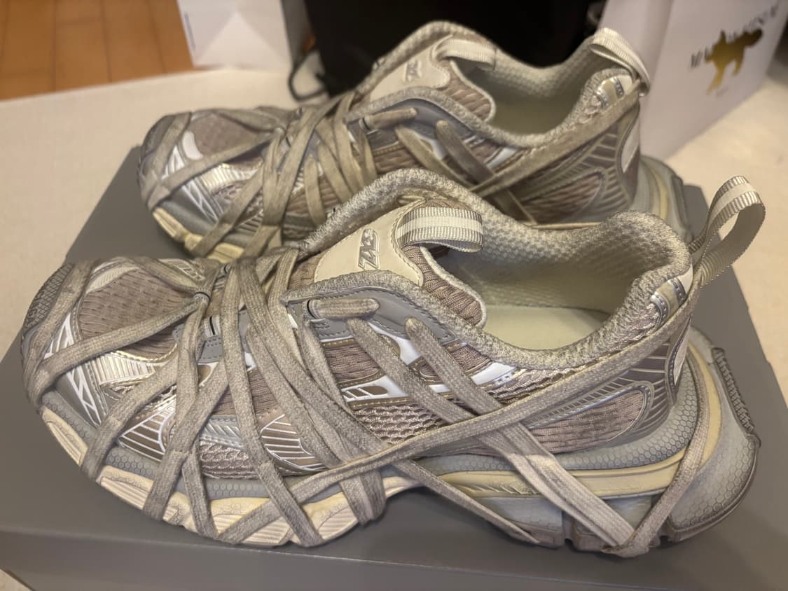 새제품)발렌시아가 3XL 익스트림 에그쉘 사이즈42 상품이미지2