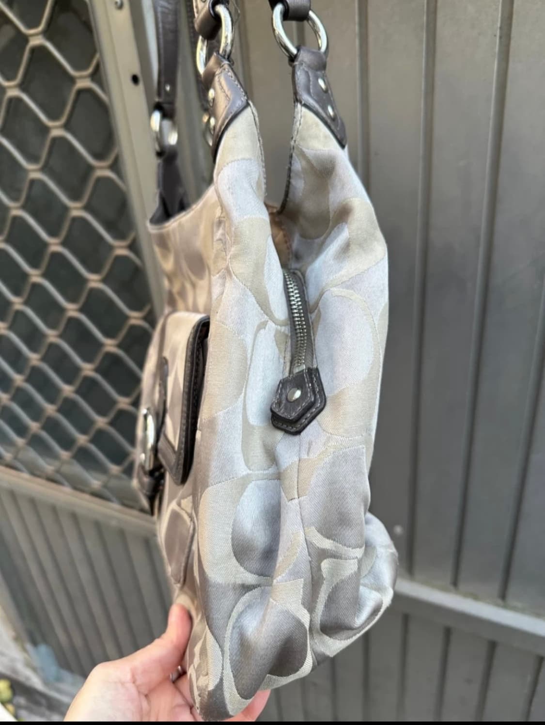 Coach stud point shoulder hobo bag 상품이미지5