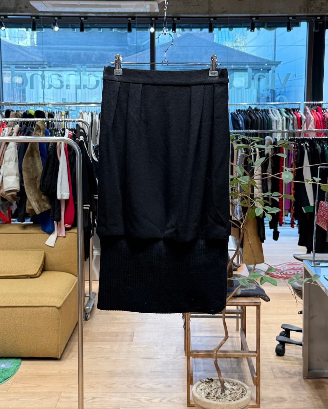 드리스 반 노튼 블랙 밴딩 미디스커트  상품이미지1