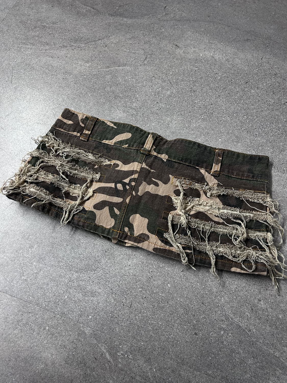 디스트레스드 카모 마이크로 미니 스커트 상품이미지5