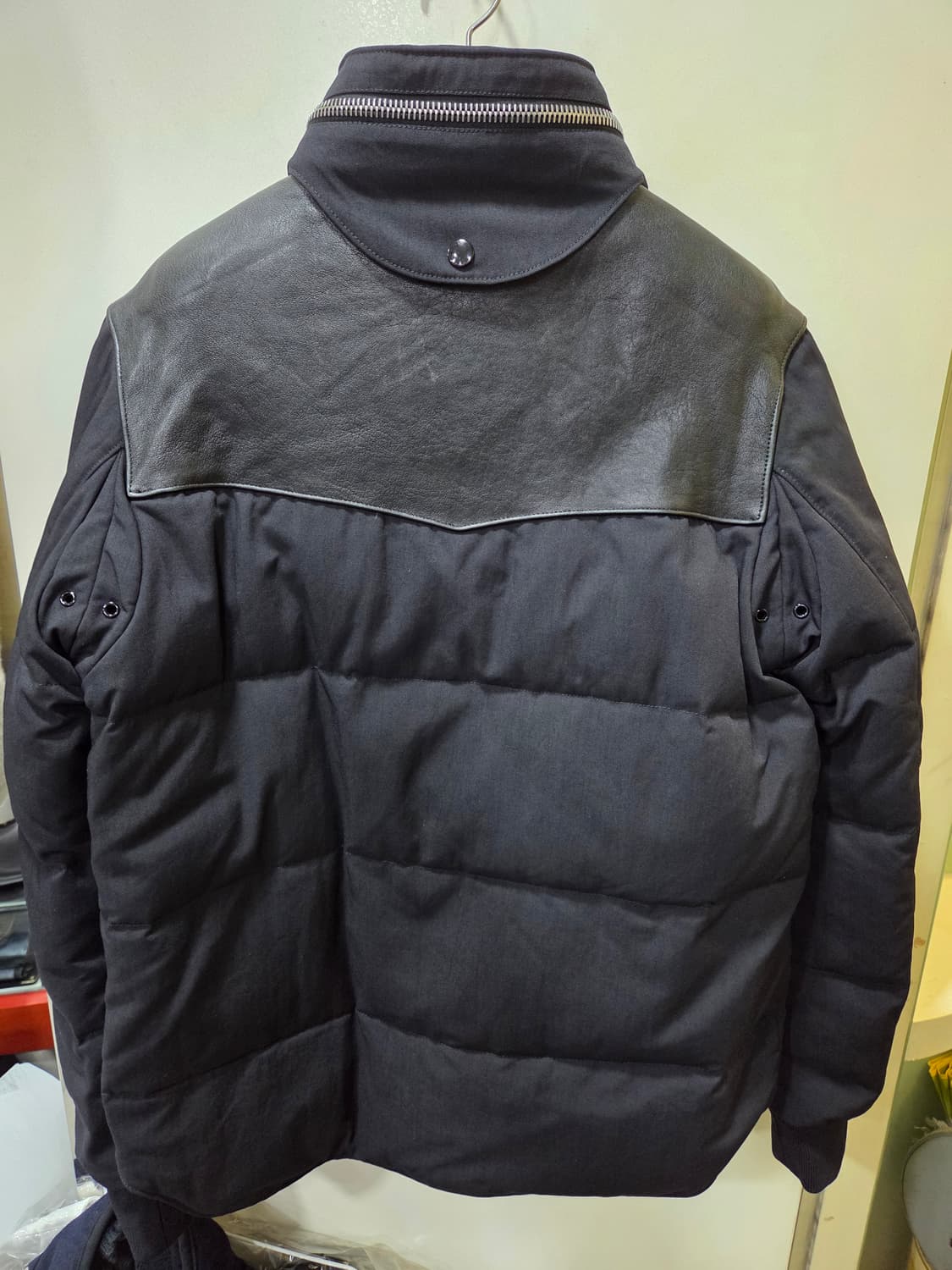 생로랑 가죽 구스 패딩 상품이미지2