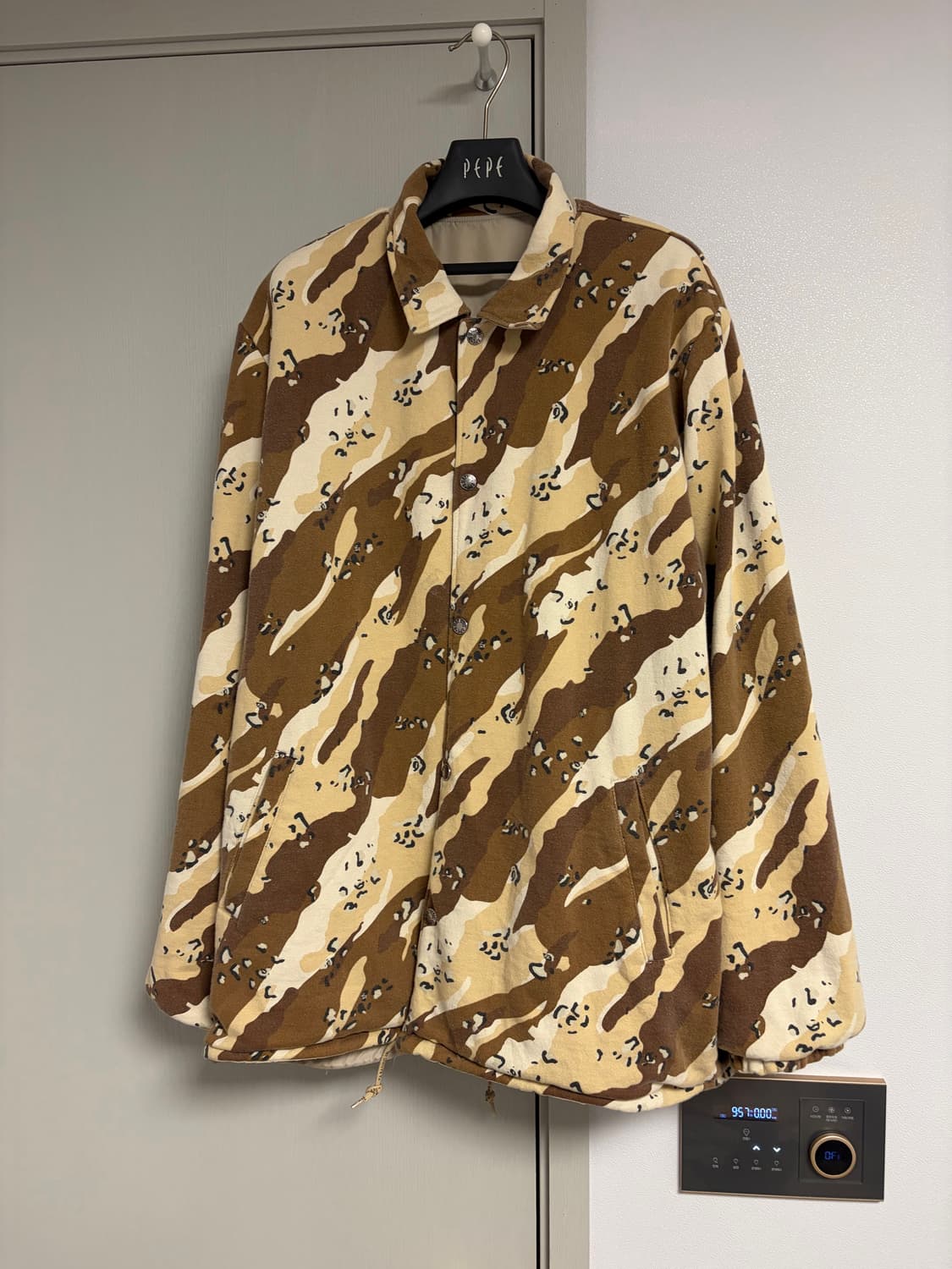 베이프 리버시블 코치자켓 상품이미지5