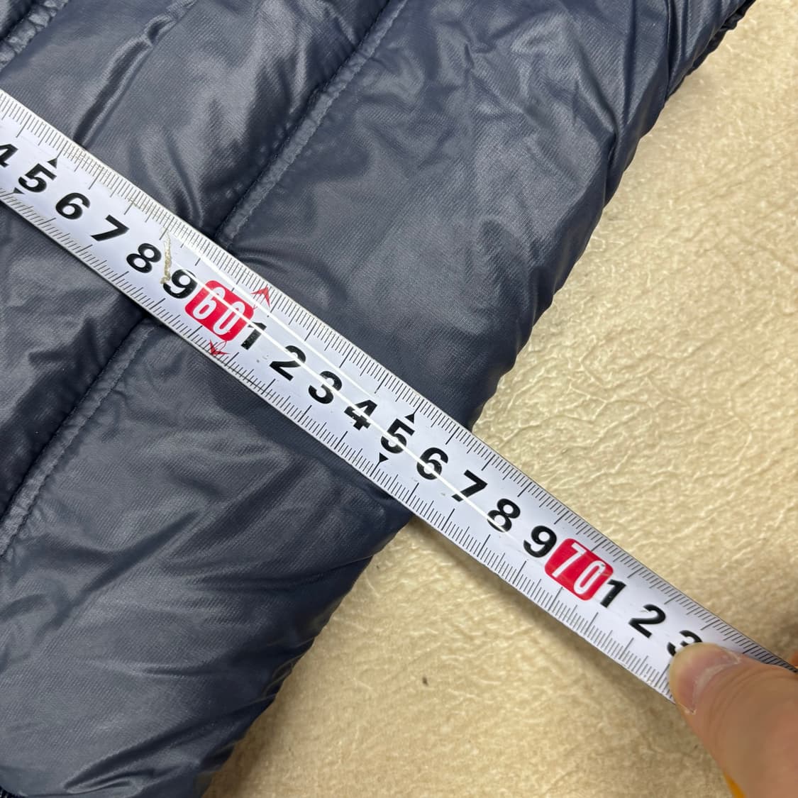 아디다스 스몰로고 네이비 구스다운 패딩 상품이미지4