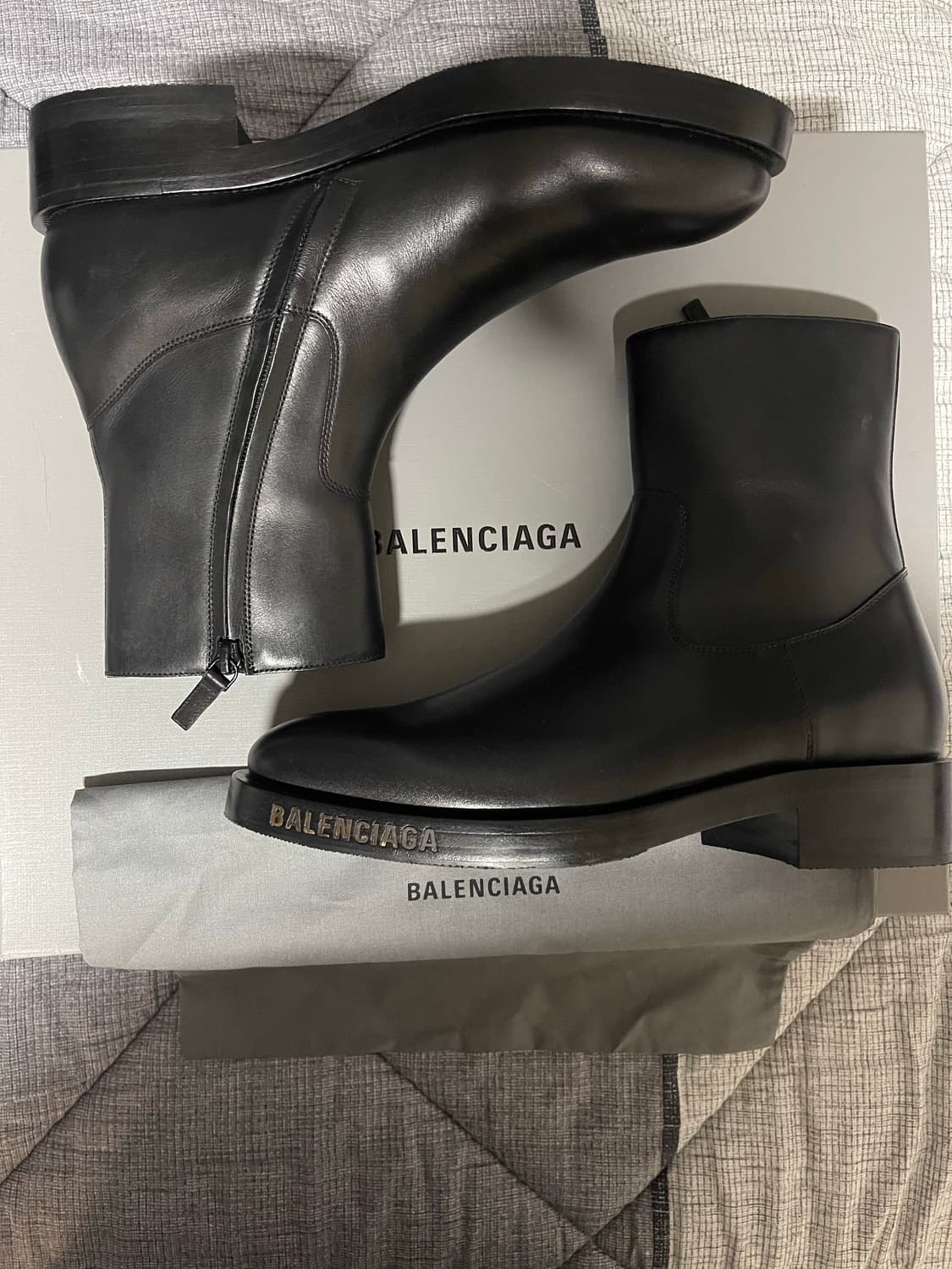 발렌시아가 메탈로고 더비 41사이즈 새상품 상품이미지3