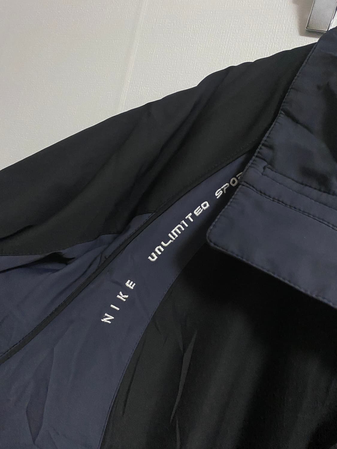 (L)00s 나이키 얼티밋 스포츠 블랙 네이비 나일론 자켓 상품이미지4
