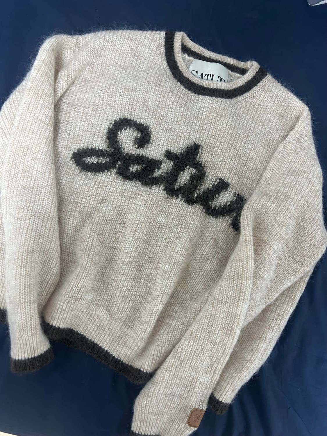 세터 라운드넥 모헤어 로고 니트 리조트 아이보리 상품이미지5