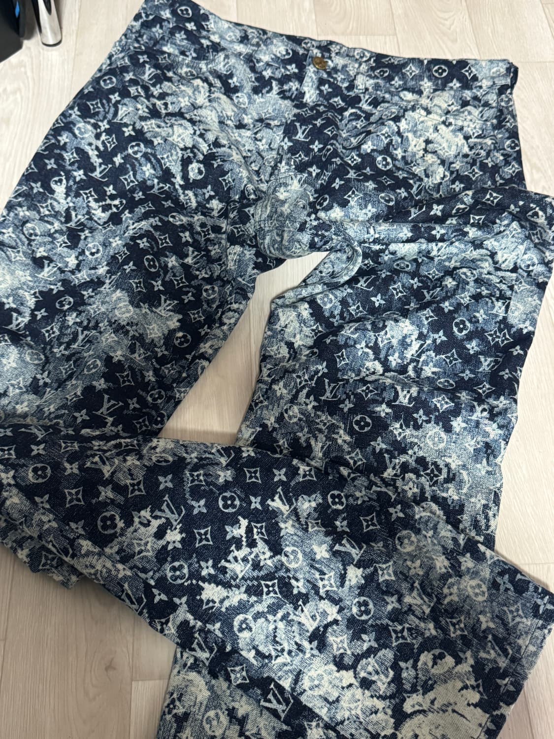 루이비통 버질아블로 태피스트리 모노그램 데님 팬츠 34 상품이미지3