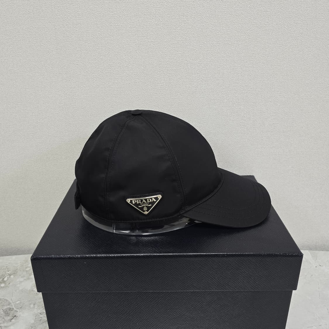 프라다 리나일론 볼캡 모자 m사이즈 판매 상품이미지1