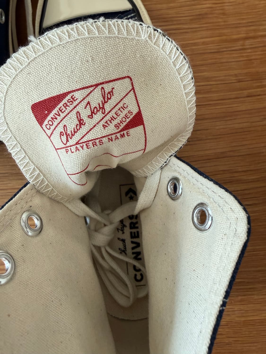 컨버스 척 테일러 새상품 240사이즈입니다. 상품이미지7