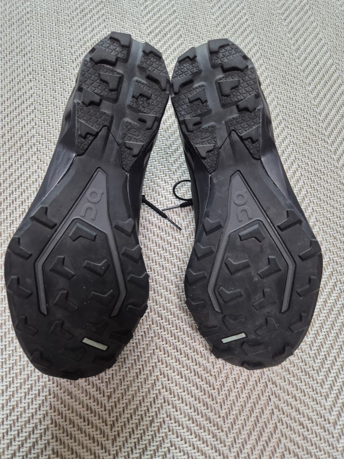 온러닝 x 포스트아카이브팩션 (온파프) 클라우드벤쳐 피크 올 블랙 상품이미지6