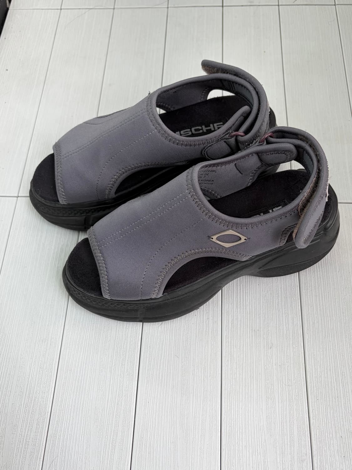 미스치프 롬버스 네오프랜 플랫폼 샌들 차콜 상품이미지1