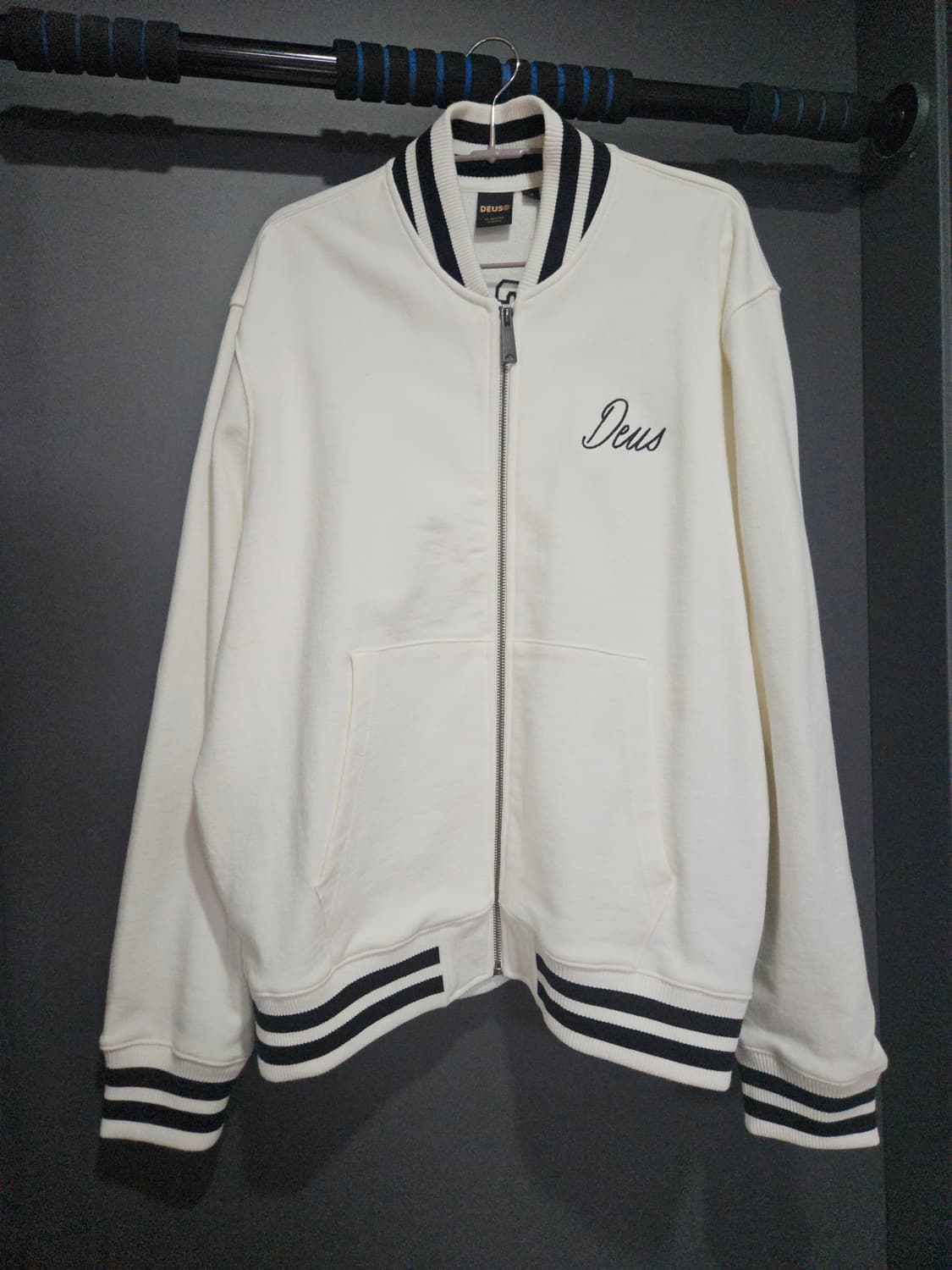 데우스 플리스 봄버 상품이미지2