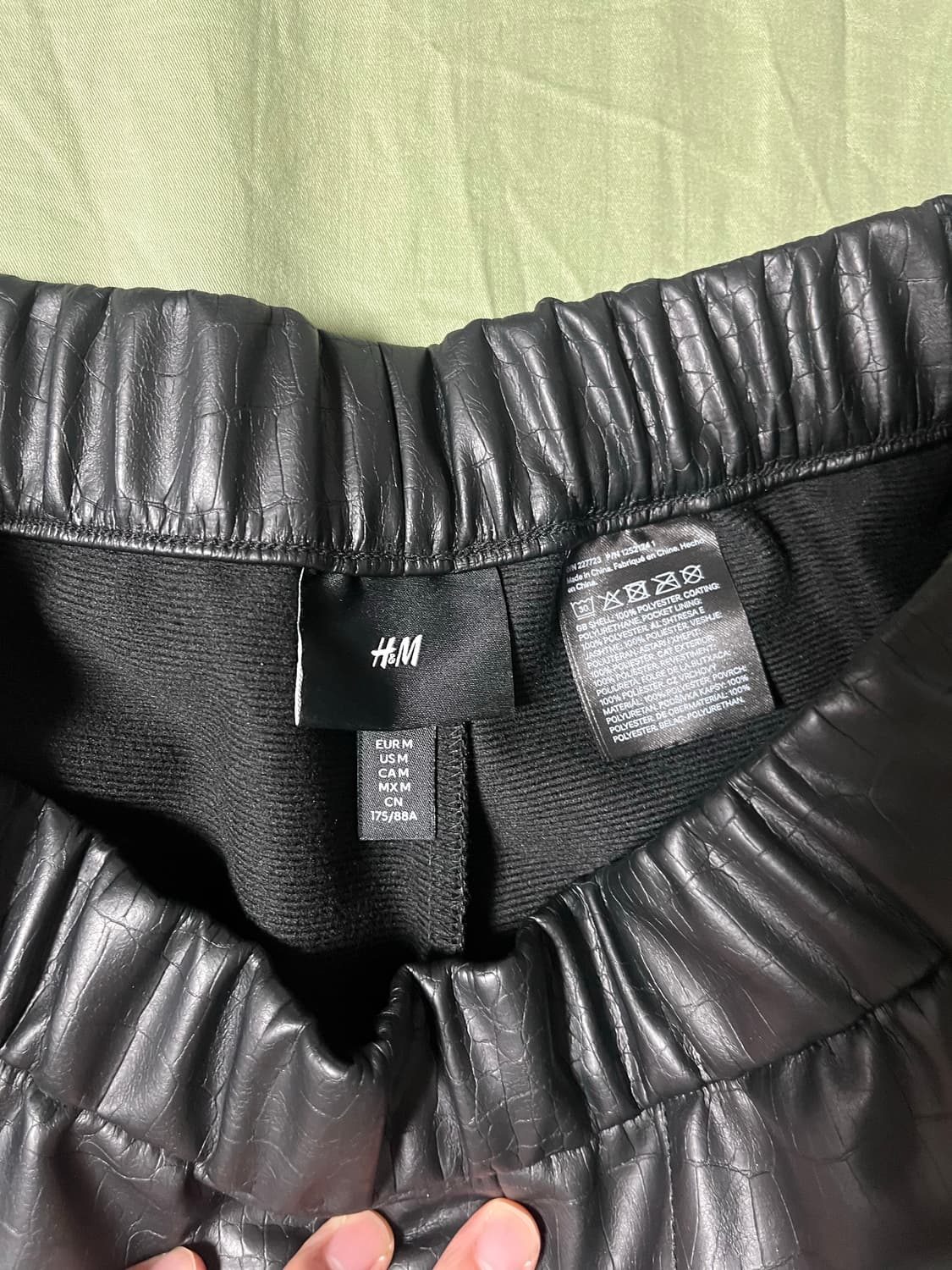 H&m 레더 버뮤다팬츠 상품이미지2