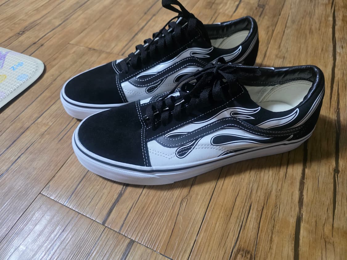 반스 올드스쿨 블랙/화이트 플레임 스니커즈 상품이미지5