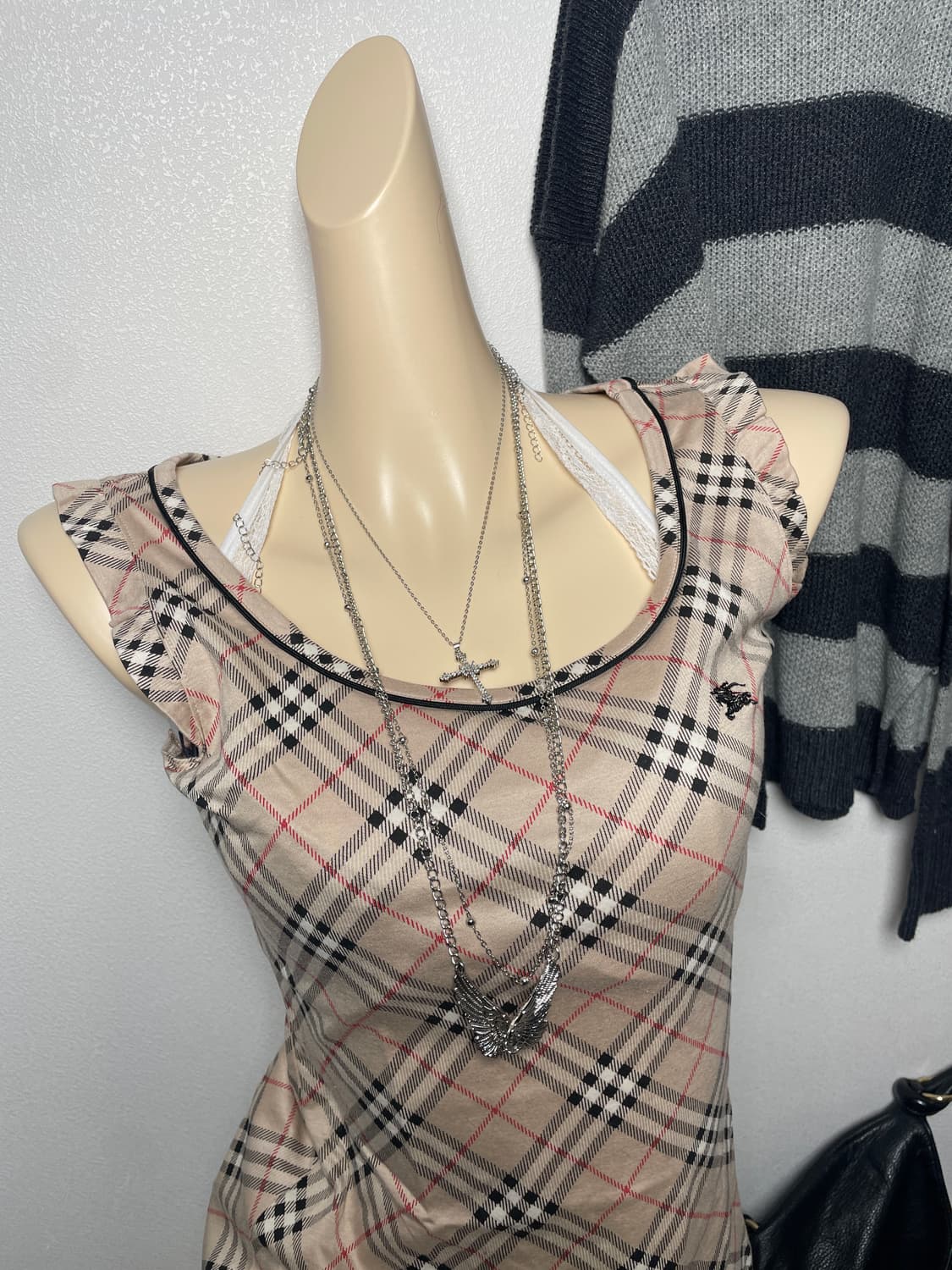 Burberry 버버리 블루라벨 베이지 나시탑 상품이미지4