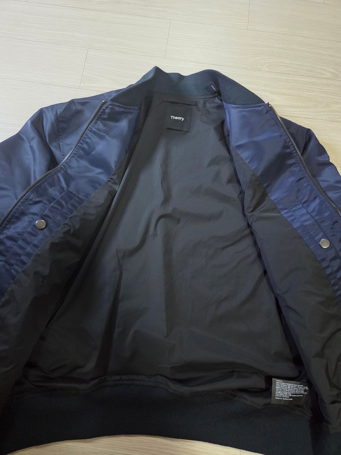 [미착용] 띠어리 신형 에어로 나일론 플라이트 봄버 자켓 상품이미지5