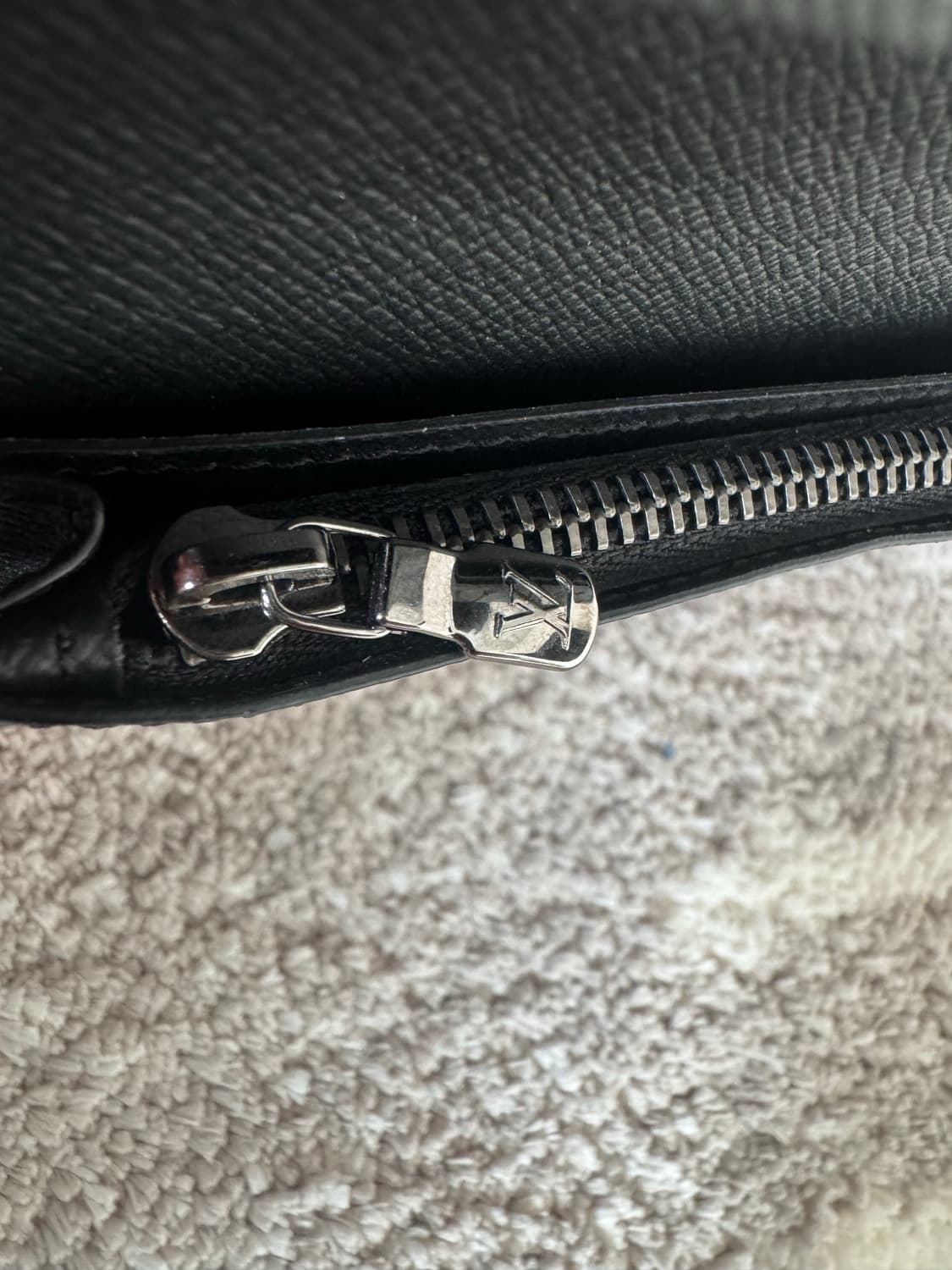 정품 루이비통 장지갑 이클립스 블랙 상품이미지5