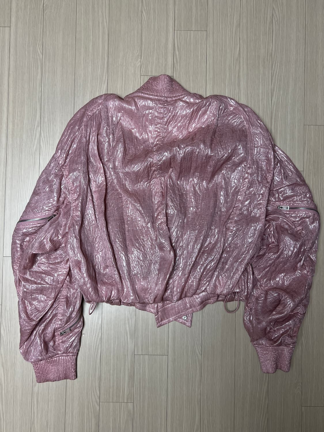 송지오 컬렉션 바이어스 컷 크롭 MA-1 상품이미지2