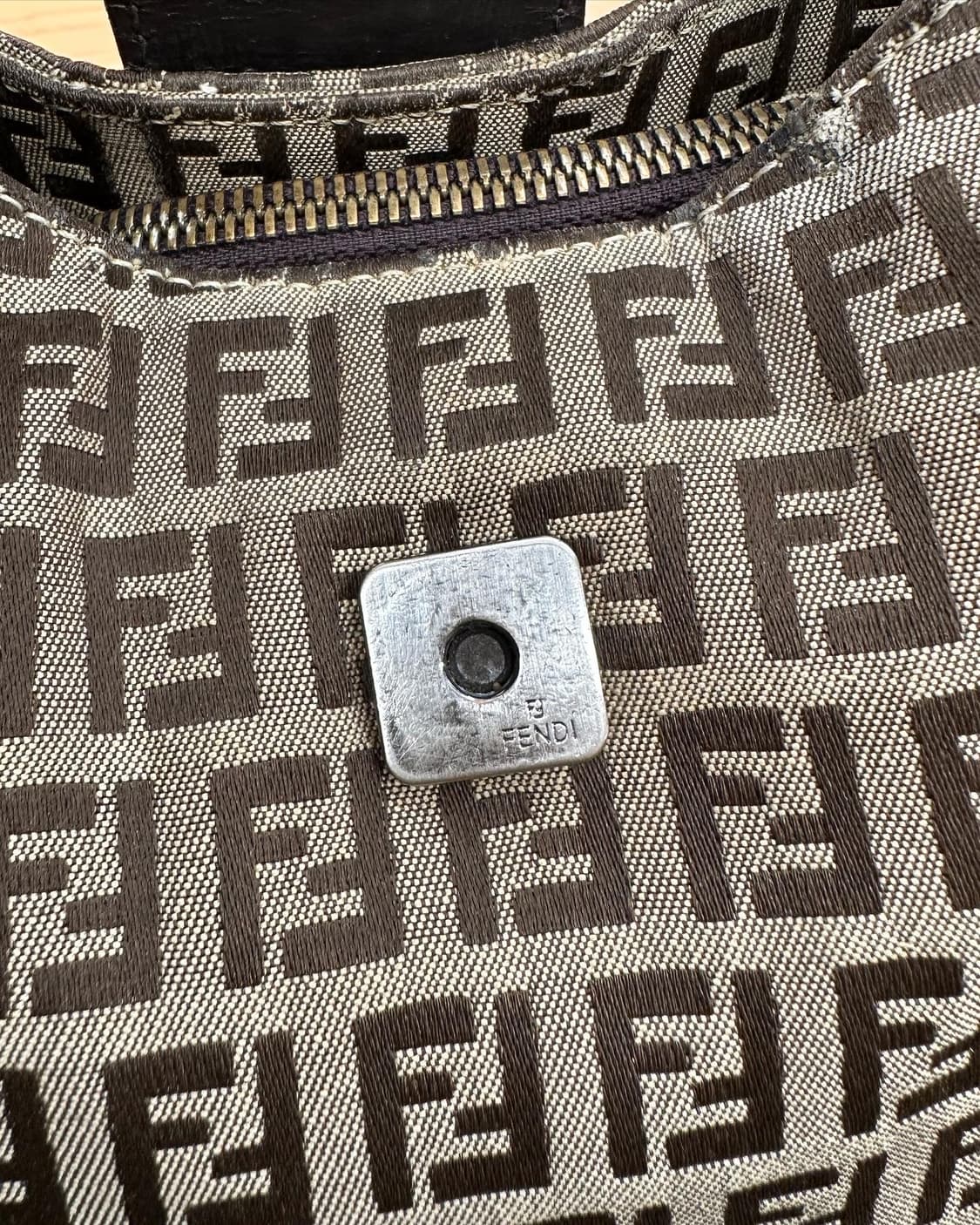 펜디 베이지 주카패턴 빅 숄더백  상품이미지7