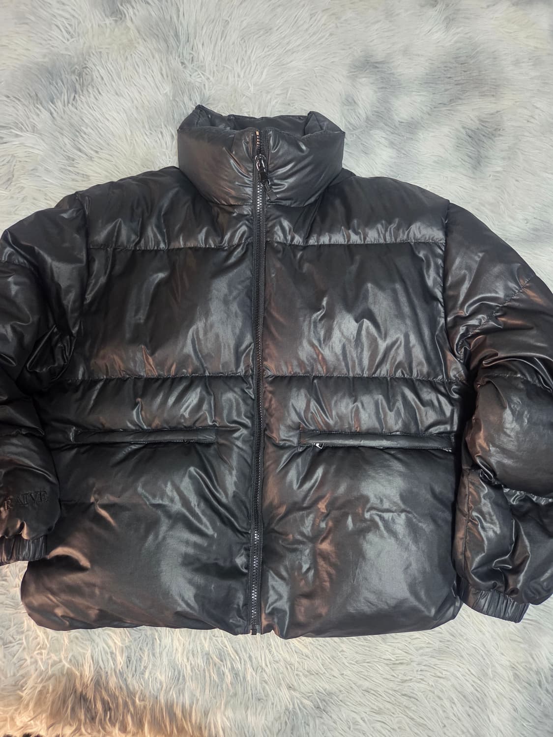 raive 블랙 광택 숏 패딩 점퍼 상품이미지1