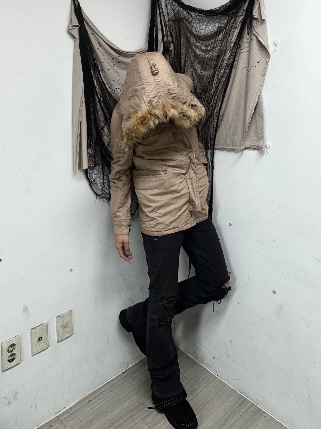 [MOUSSY] Y2K Mood Over-Fur Hoodie Parka 상품이미지2