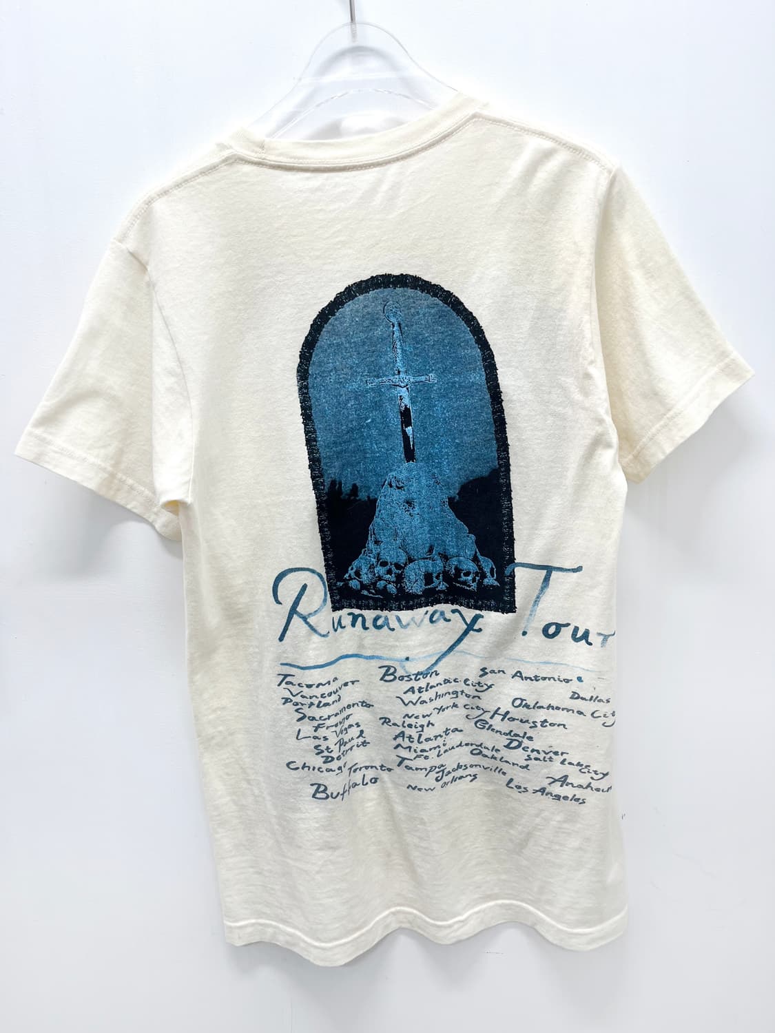 A men’s T-shirt 상품이미지5