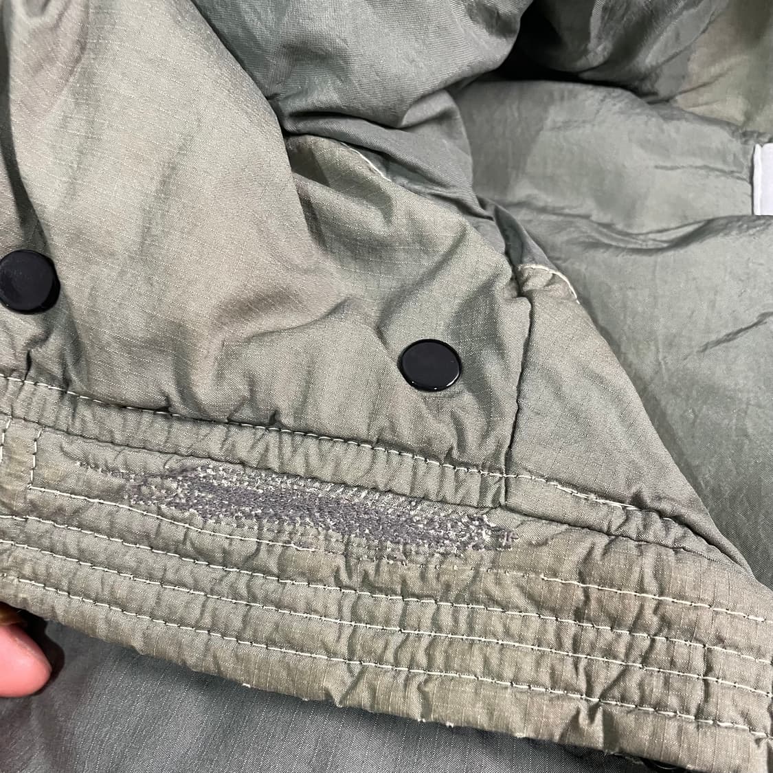 스톤아일랜드 카키 코튼/나일론 립스탑 다운 패딩 상품이미지7