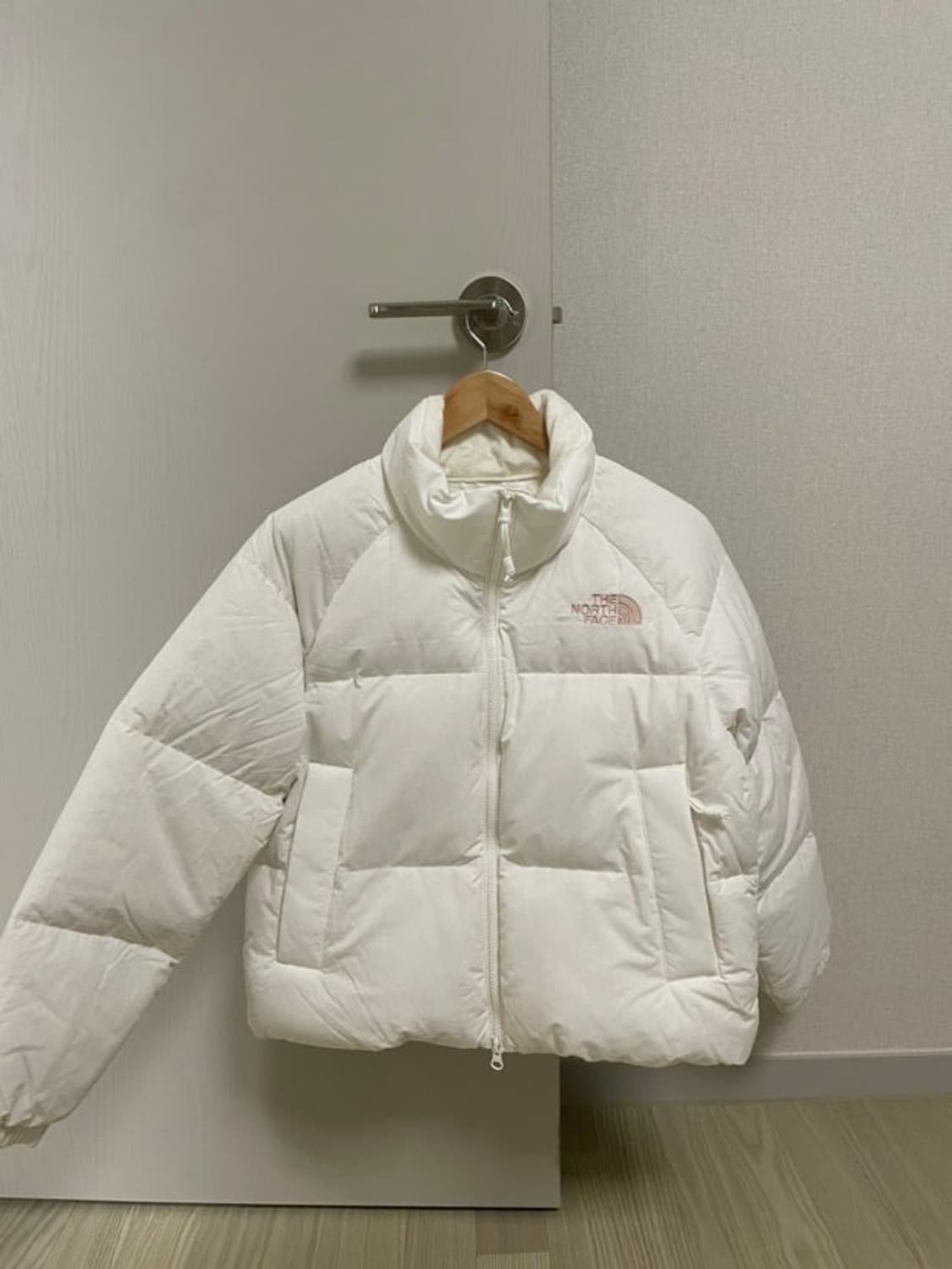 노스페이스 네오 퍼피 화이트 숏패딩 상품이미지1