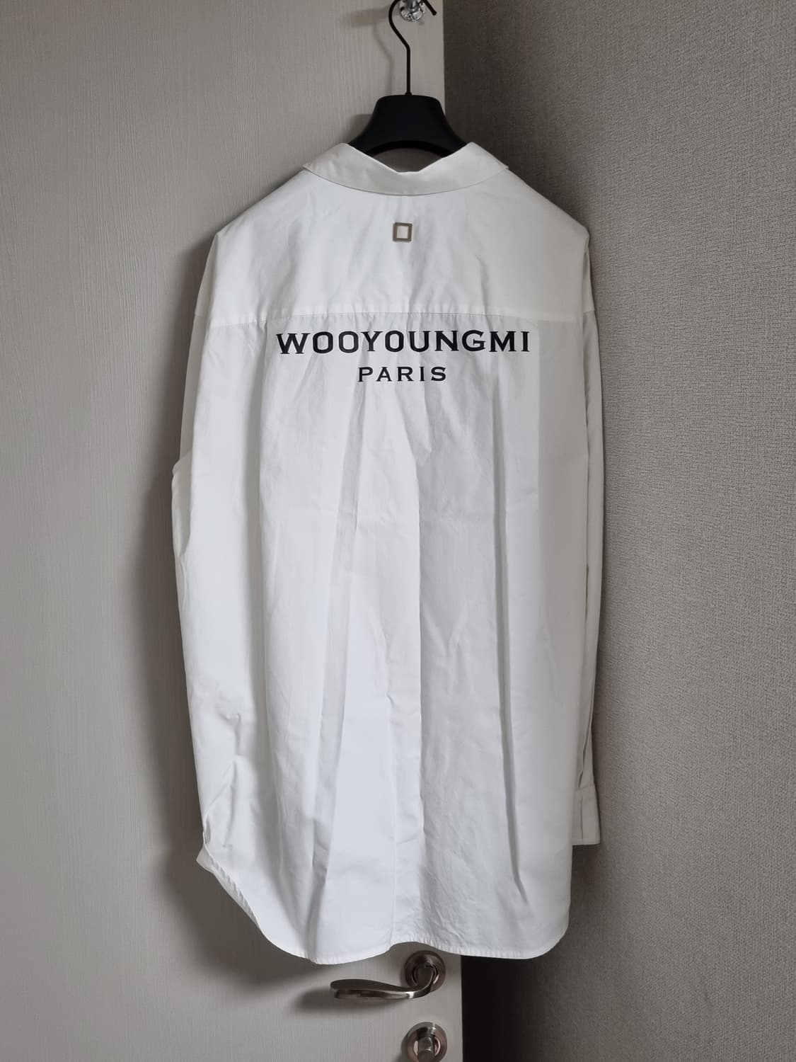우영미 백로고 셔츠 상품이미지2