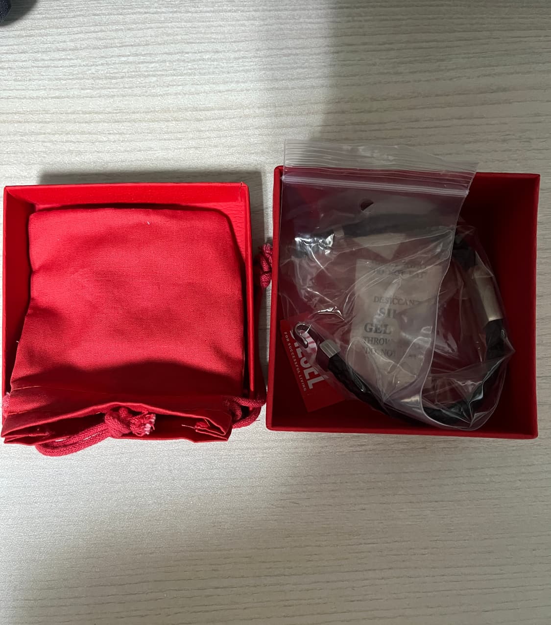 (새상품) 디젤 레더 스텍에이블 팔찌 블랙 DIESEL 상품이미지3