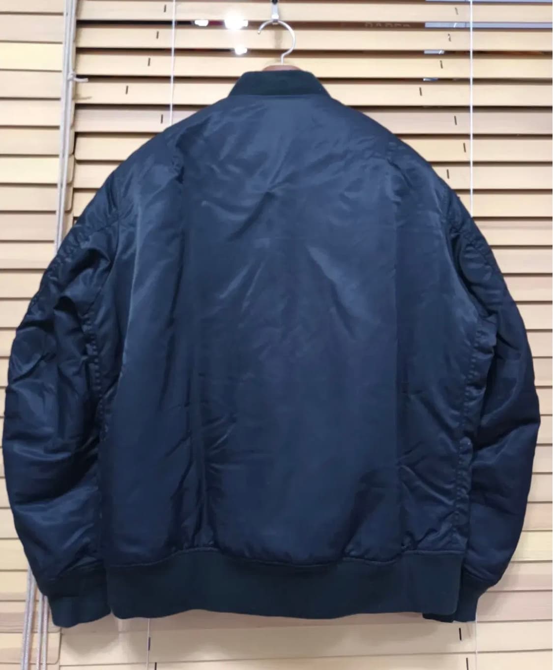 유니클로 남성 블랙 패딩블루종 XL 상품이미지3