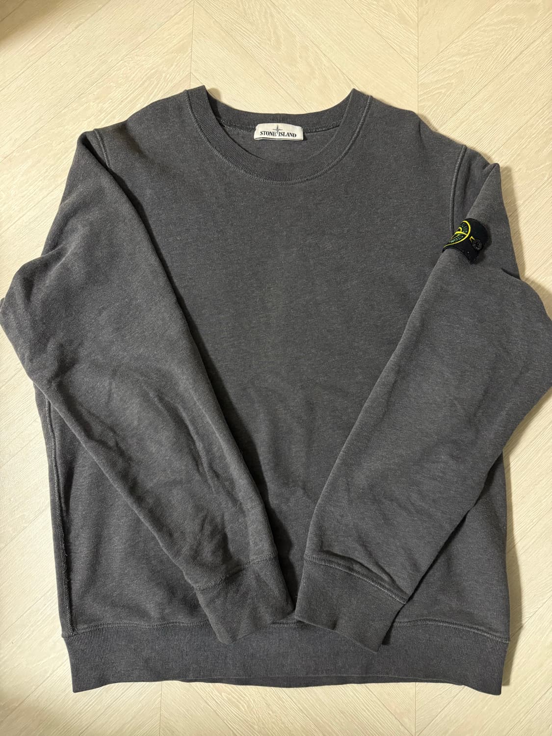 스톤아일랜드 맨투맨 그레이  상품이미지1