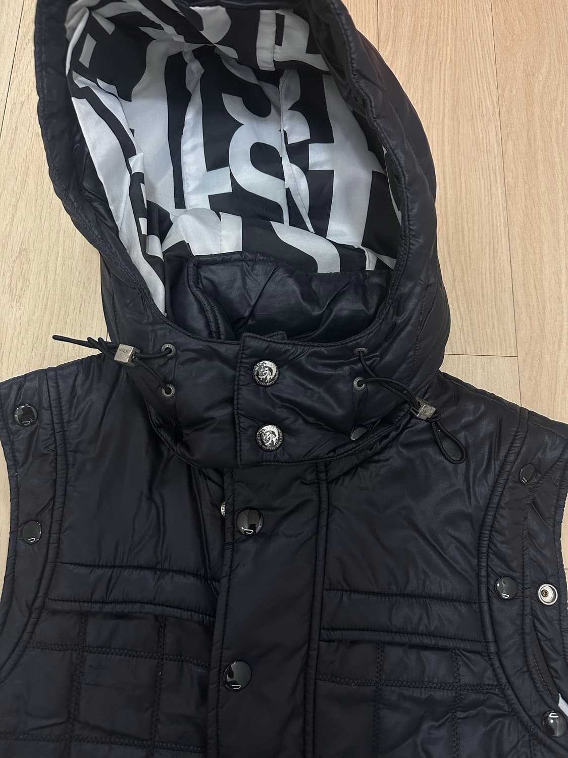 디젤 y2k 슬림핏 패딩조끼 s 상품이미지2