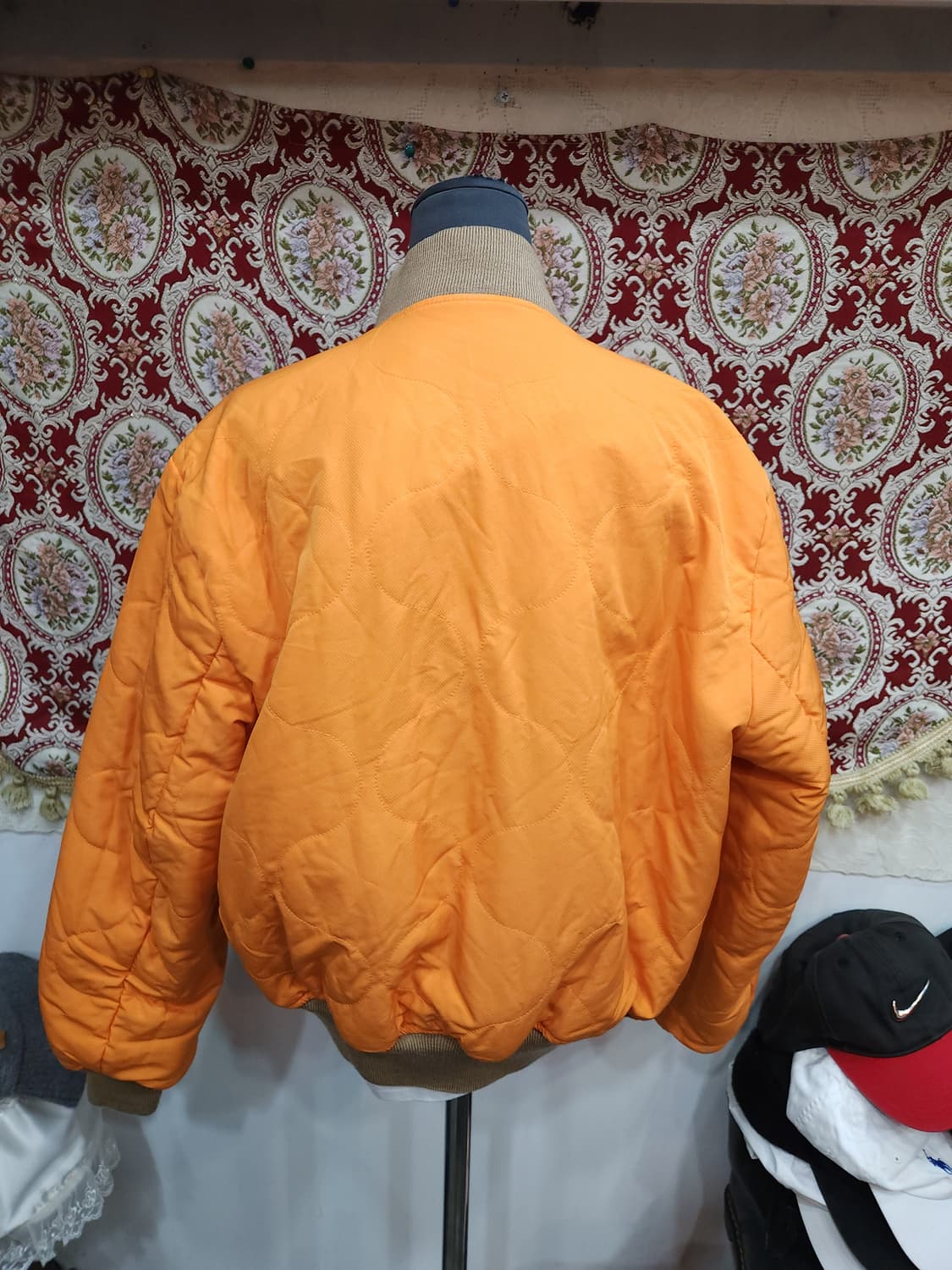 라코스테 리버시블 ma1 항공점버 모노그램패턴

 상품이미지8