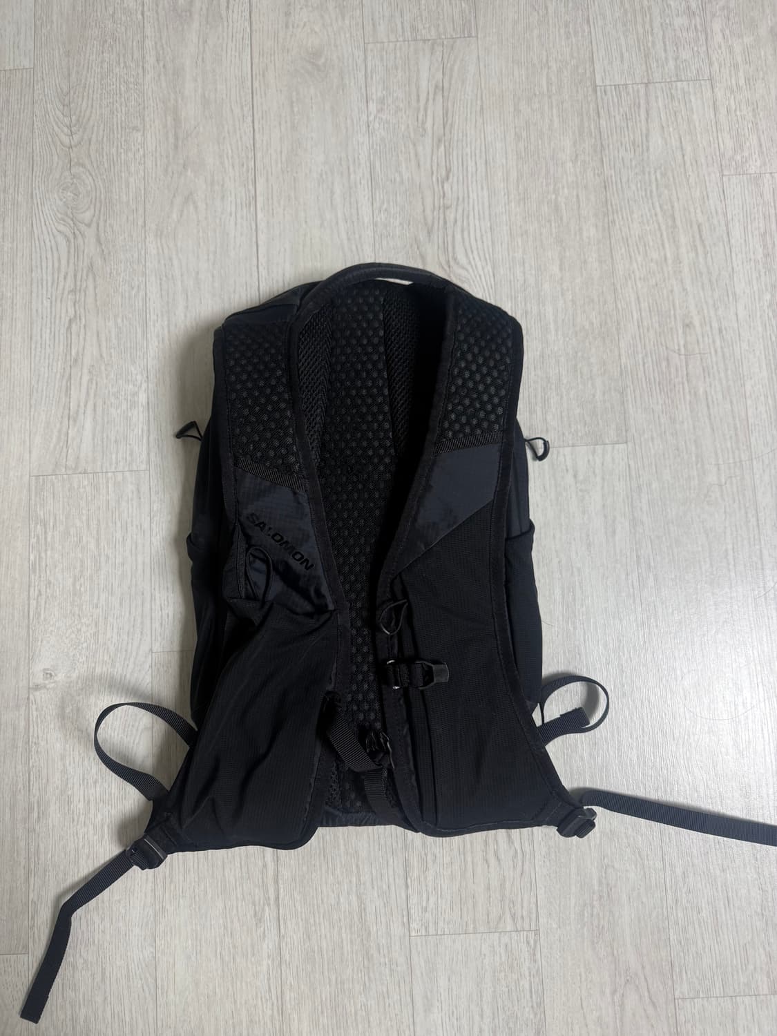 살로몬 XT-10 백팩 판매합니다 상품이미지3