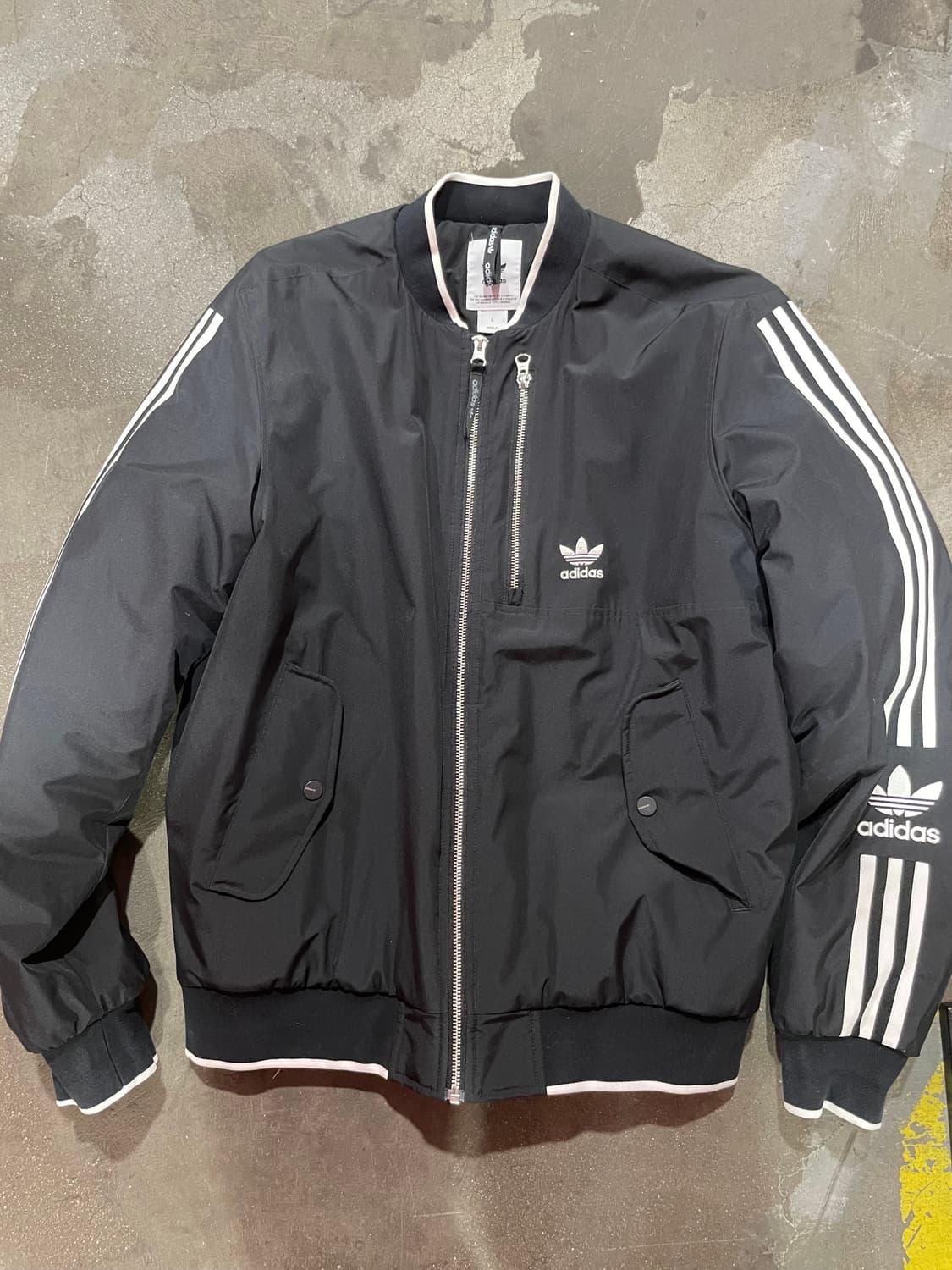 아디다스 블랙 트레포일 봄버 자켓 L 상품이미지2