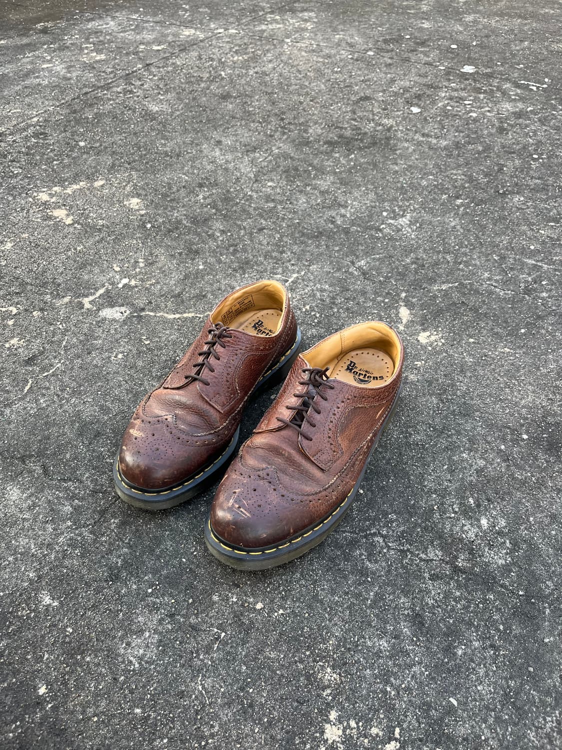 Dr.Martens  브라운 윙팁 상품이미지1