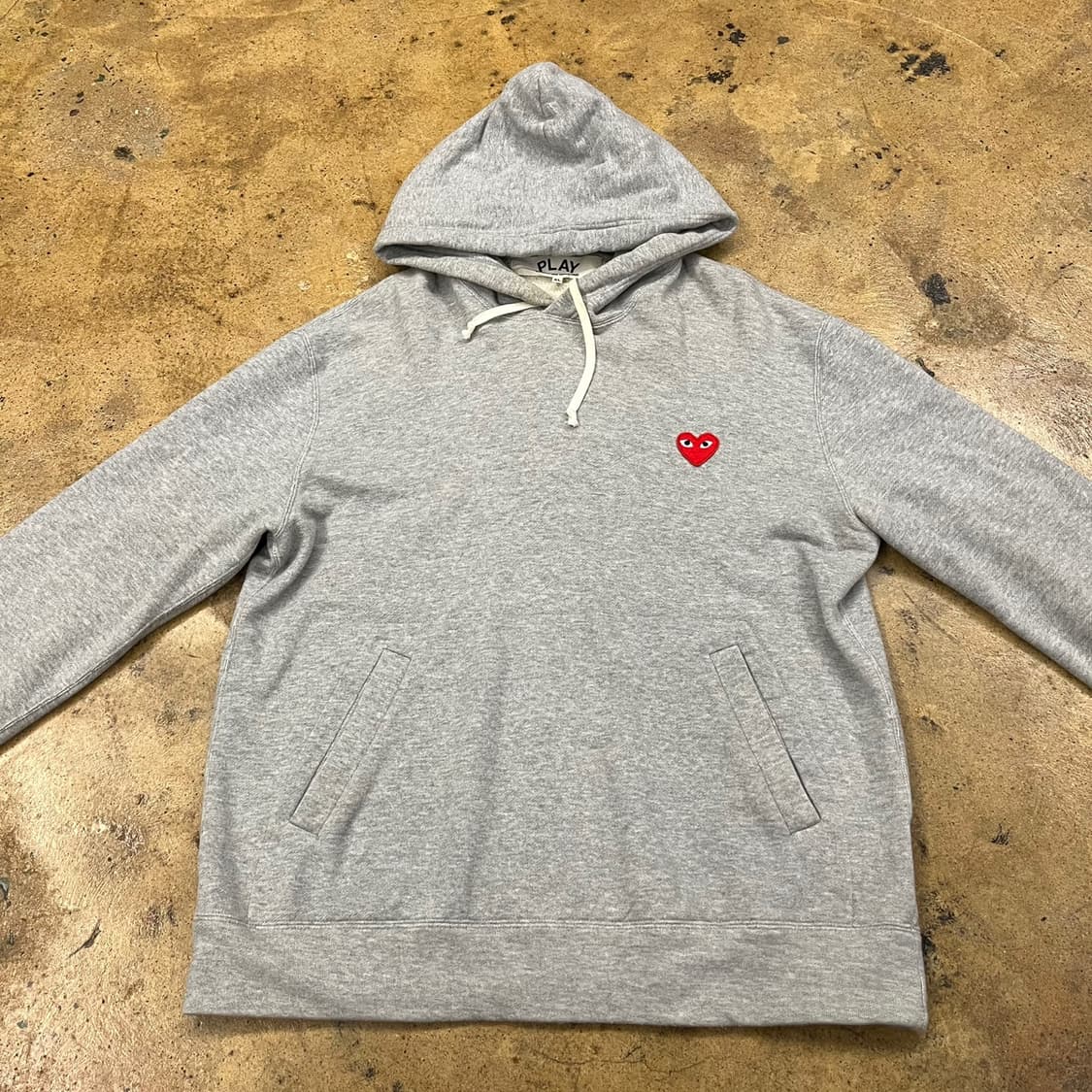 꼼데가르송 레드 와펜 그레이 후드티  상품이미지3